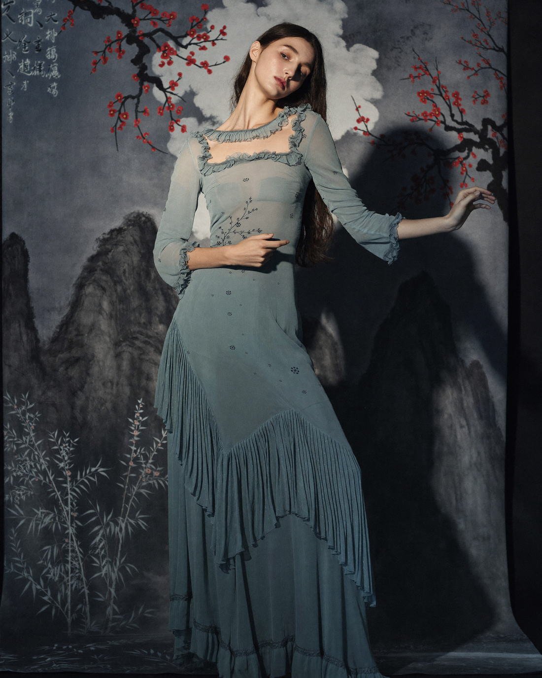 Lace and beadwork construction, Grace Tailored