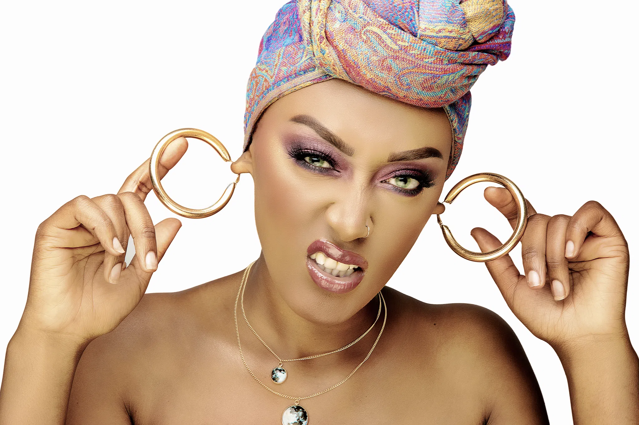 Beauty Photography in Doha by Ghassen Oueslati – Flawless Makeup and Radiant Skin in Doha
