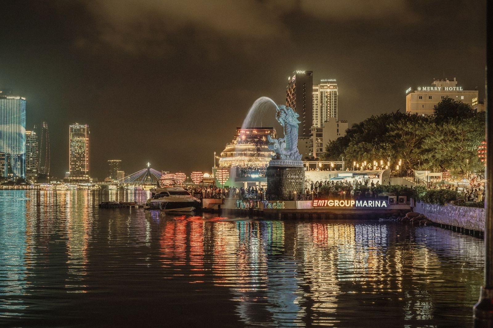 The Han River and Da Nang skyline reflected at night